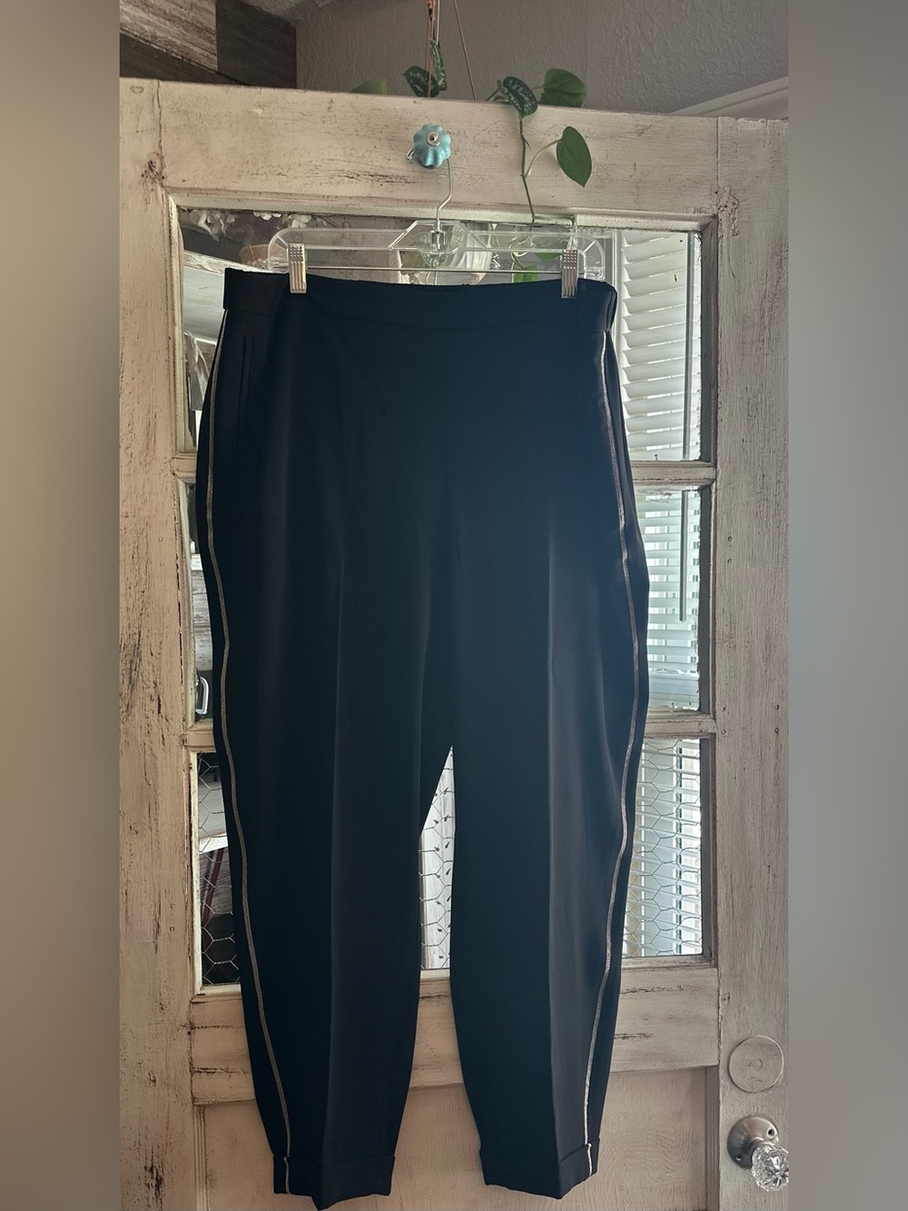 Chico's | Black Elastic Waist Tapered Ankle Pant